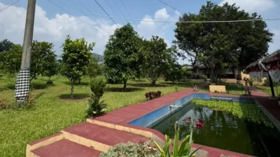 Bekasi - KPK meninjau area kemah glamor (glamping) beserta kebun buah seluas kurang lebih 1,5 hektare yang terletak di kawasan Ciater, Kabupaten Subang, Jawa Barat, berkaitan dengan pengembangan penyidikan kasus dugaan suap proyek di lingkungan Pemerintah Kabupaten (Pemkab) Bekasi, Rabu (30/9/2026). Foto: Ist/KPK