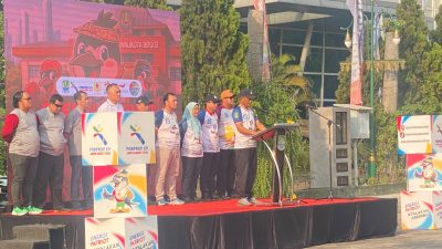 Bekasi - Sekda Kota Bekasi membacakan pidato Menpora Erick Thohir dalam peringatan Hari Olahraga Nasional (Haornas) 2026 di Plaza Pemkot Bekasi, Selasa (15/9/2026).Foto: Mochamad Yacub Ardiansyah/Gobekasi.id.