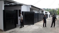 Bekasi - Lapas Kelas IIA Cibinong, Kabupaten Bogor, menjadi sorotan publik setelah inspeksi Ombudsman RI mengungkap keberadaan sejumlah bangunan dengan fasilitas yang diduga mewah di lingkungan lapas tersebut. Foto: Ist/Gobekasi.id.