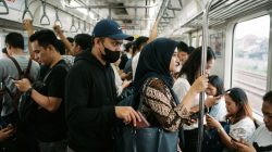 Tepergok Penumpang di KRL Cikarang-Kampung Bandan, Copet Ini Langsung Masuk Blacklist KAI Commuter