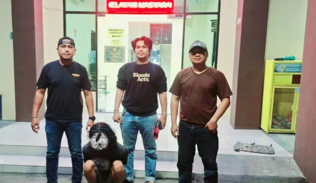 Bekasi - Polsek Babelan berhasil menangkap SH (35), pelaku penganiayaan di konter HP Desa Muara Bakti Babelan yang sempat buron 2 bulan ke Pandeglang, Minggu (18/10/2026). Foto: Ist/Gobekasi.id.