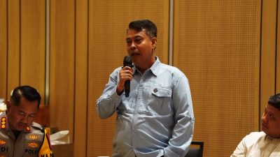 Bekasi - Ketua Kadin Kota Bekasi Qadar Ruslan Siregar dalam Rapat Koordinasi Jaga Pelajar Jaga Bekasi yang diinisiasi oleh Polres Metro Bekasi Kota dan Polres Metro Bekasi di Kawasan Grand Wisata Bekasi, Rabu (30/9/2026). Foto: Ist/Gobekasi.id.