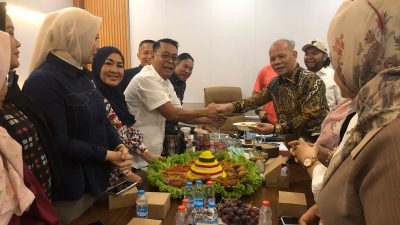 Bekasi - Momentum berkumpulnya jajaran pengurus dan anggota Kadin Kota Bekasi sekaligus konsolidasi organisasi menuju babak baru. Foto: Ist/Gobekasi.id.