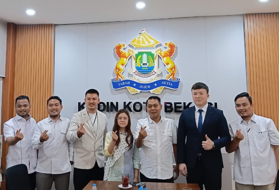 Bekasi - Kadin Kota Bekasi terima kunjungan Penasihat Regional Syrdarya Uzbekistan, bahas kerja sama AI, peluang beasiswa, hingga akses kerja bagi warga lokal, Rabu (7/10/2026). Foto: Ist/Gobekasi.id.