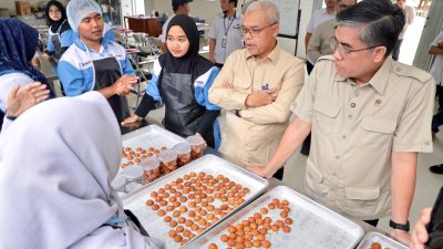 Bekasi - Menteri Ketenagakerjaan (Menaker) Yassierli meninjau pelaksanaan Program Pelatihan Vokasi Nasional di Satuan Pelayanan Pelatihan Vokasi dan Produktivitas (Satpel PVP) Bantul, DI Yogyakarta, Rabu (7/10/2026). Foto: Kemnaker/Gobekasi.id.