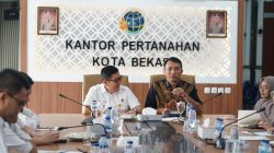 Bekasi - Inspektur Wilayah I, Bagus Suseno meminpin Audit Kinerja Berbasis Risiko yang didampingi Kepala Kantor Pertanahan Kota Bekasi, Tarbarita Simorangkir, Kamis (8/10/2026). Foto: Ist/Gobekasi.id.