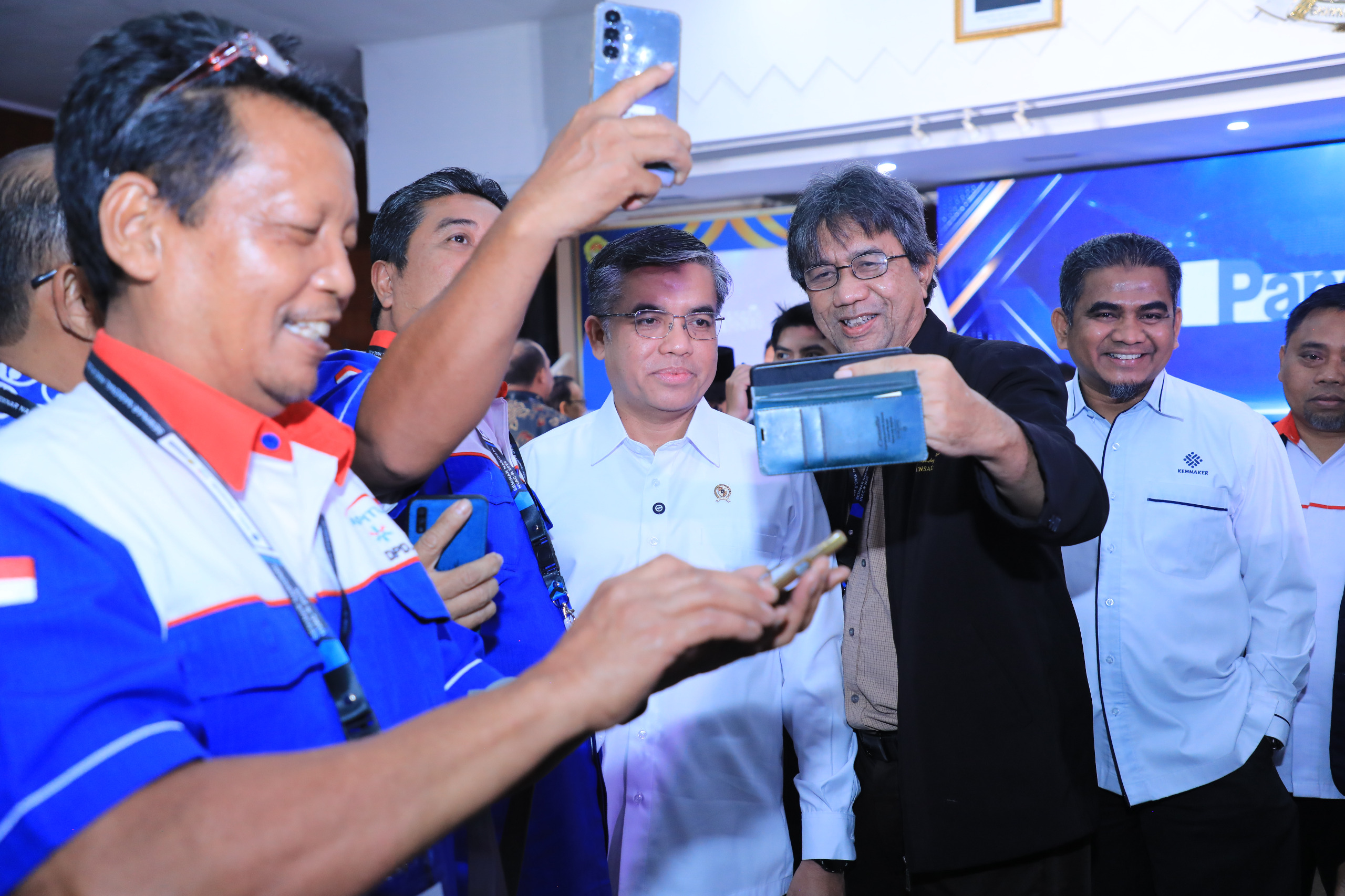 Bekasi - Menteri Ketenagakerjaan (Menaker) Yassierli saat menghadiri seminar nasional teknik Heating, Ventilating, Air Conditioning, and Refrigerating (HVACR) di Jakarta, Kamis (8/10/2026). Foto: Kemnaker/Gobekasi.id.