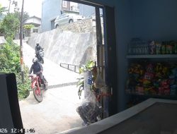 Terekam CCTV, Motor Trail Honda CRF Raib Digondol Maling di Jatisampurna