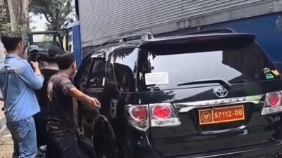 Truk Boks Diduga Rem Blong, Tiga Kendaraan Tabrakan Beruntun di Cikarang