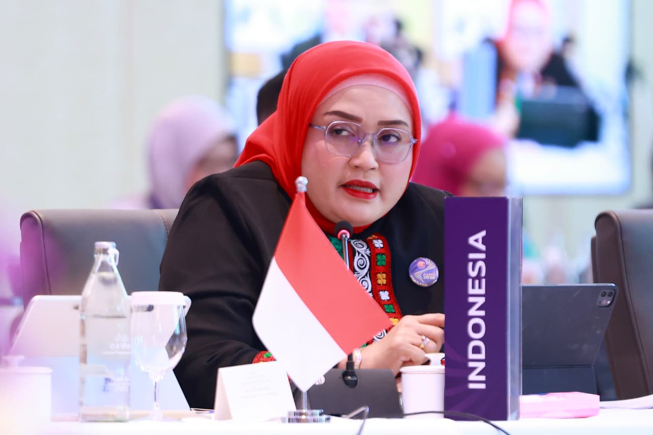 Bekasi - Direktur Jenderal Pembinaan Hubungan Industrial dan Jaminan Sosial Tenaga Kerja Kemnaker Indah Anggoro Putri. Foto: Kemnaker/Gobekasi.id.