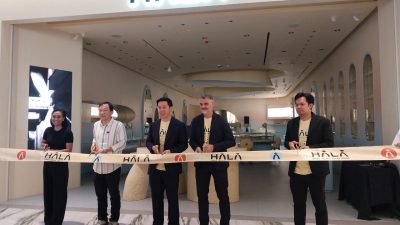 Bekasi - Merek emas HALA di bawah SKK Jewels resmi buka toko pertama di Summarecon Mall Bekasi 2, Selasa (13/10/2026). Gandeng Asri Welas usung transparansi emas. Foto: Yessiana