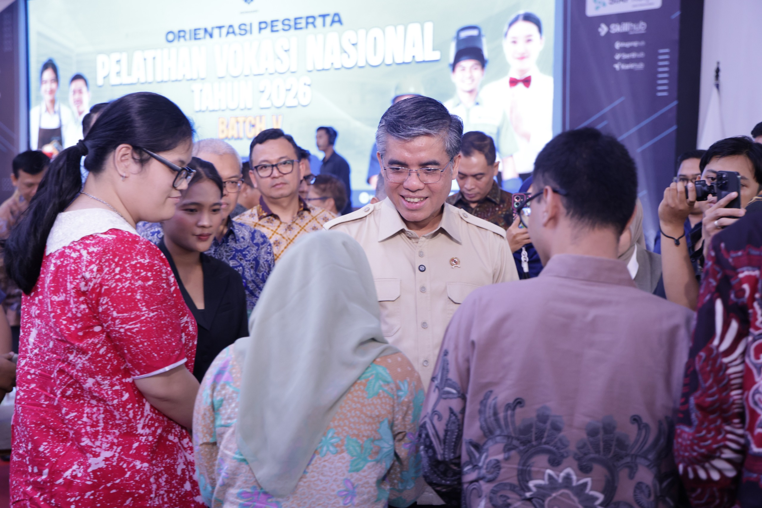 Bekasi - Menteri Ketenagakerjaan Yassierli saat menghadiri Orientasi Peserta Pelatihan Vokasi Nasional (PVN) Batch V Tahun 2026 di Balai Besar Pelatihan Vokasi dan Produktivitas (BBPVP) Bekasi, Jumat (16/10/2026). Foto: Kemnaker/Gobekasi.id.