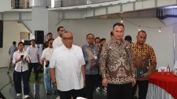 Bekasi - Wamenaker Afriansyah hadiri HUT ke-11 KCIC di Stasiun Halim, Jumat (16/10/2026). Dorong alih pengetahuan Kereta Cepat Whoosh ke SDM Indonesia dan kepatuhan K3. Foto: Kemnaker/Gobekasi.id.