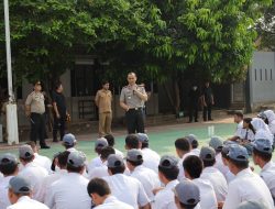 Lewat Program Polidik di SMKN 14 Bekasi, Kapolres Wanti-wanti Bahaya Judol dan Tawuran