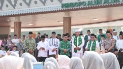 Bekasi - Wali Kota Bekasi Tri Adhianto ikuti Pawai Hari Santri 2026, Kamis (22/10/2026). Tri tekankan pentingnya karakter, integritas, dan ruang belajar aman bagi santri. Foto: Ist/Gobekasi.id.