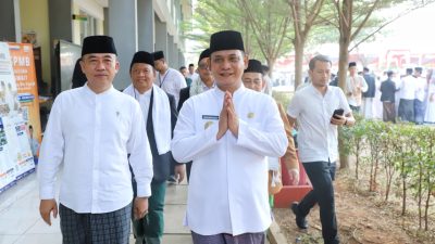 Bekasi - Plt Bupati Bekasi Asep Surya Atmaja pimpin Peringatan Hari Santri 2026 di Ponpes Thariq Bin Ziyad Cikarang, Kamis (22/10/2026). Asep dorong santri melek teknologi. Foto: ist/Gobekasi.id.