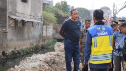 Tri Adhianto Tinjau Kali Harun yang Menyempit, Pemkot Bekasi Koordinasi dengan BPN Soal Lahan