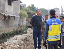 Tri Adhianto Tinjau Kali Harun yang Menyempit, Pemkot Bekasi Koordinasi dengan BPN Soal Lahan