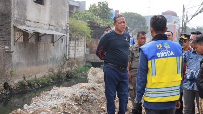 Bekasi - Wali Kota Bekasi Tri Adhianto targetkan normalisasi 380 meter Kali Harun Pondok Melati tuntas akhir tahun 2026. Pemkot koordinasi dengan BPN selesaikan lahan. Foto: Ist/Gobekasi.id.