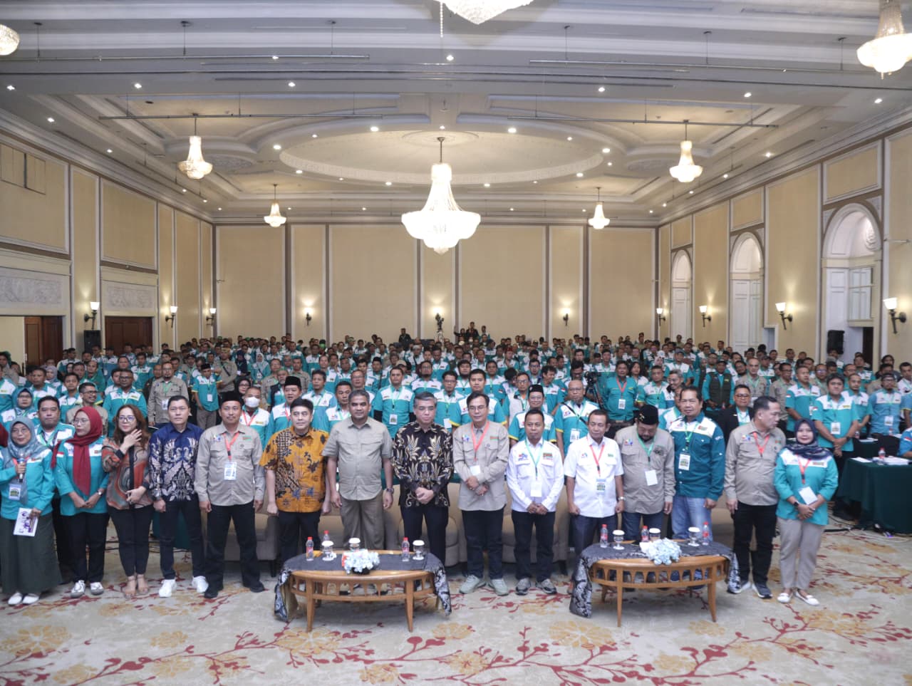 Bekasi - Menaker Yassierli ajak serikat pekerja/buruh kawal implementasi UU Pelindungan Ketenagakerjaan (25/10/2026). Regulasi baru pasca-Putusan MK 168. Foto: Kemnaker/Gobekasi.id.