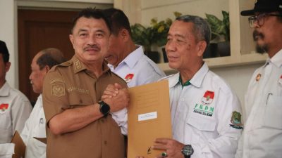 Bekasi - Wakil Wali Kota Bekasi Abdul Harris Bobihoe kukuhkan pengurus FKDM Kecamatan periode 2026–2031 (27/10/2026). Tekankan deteksi dini & ketertiban umum. Foto: Ist/Gobekasi.id.