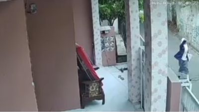 Bekasi - Pelajar wanita jadi korban jambret HP di Gang Ketapang samping Kantor Kecamatan Babelan (26/10/2026). Korban sempat mengejar, pelaku kabur naik motor. Foto: Ist/Gobekasi.id.