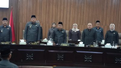 Bekasi - Pemkot & DPRD Bekasi sahkan APBD 2027 Rp6,7 triliun (28/10/2026). Kucurkan Rp27 M untuk 3 BUMD & prioritaskan infrastruktur serta kesehatan warga. Foto: Ist/Gobekasi.id.