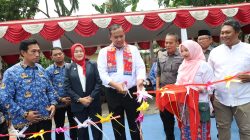 Bekasi - Wali Kota Bekasi Tri Adhianto resmikan Taman Pintar Nirmala di Rawalumbu (28/10/2026). Hadirkan RTH ramah anak yang dilengkapi perpustakaan & bank sampah. Foto: Ist/Gobekasi.id.