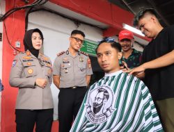 Tekan Pengangguran, Polres Metro Bekasi Kota Gelar Pelatihan Pangkas Rambut