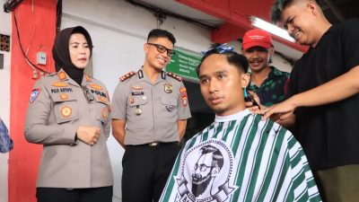 Bekasi - Polres Metro Bekasi Kota latih 38 anggota ormas keahlian pangkas rambut lewat program POLIRAN di Pasar Baru (29/10/2026) demi dorong kemandirian ekonomi. Foto: Ist/Gobekasi.id.