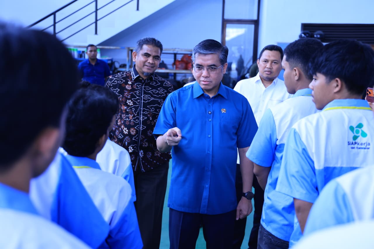 Ambon - Menteri Ketenagakerjaan, Yassierli saat mengunjungi Balai Pelatihan Vokasi dan Produktivitas (BPVP) Ambon,, Maluku, Sabtu (31/10/2026). Foto: Kemnaker/Gobekasi.id.