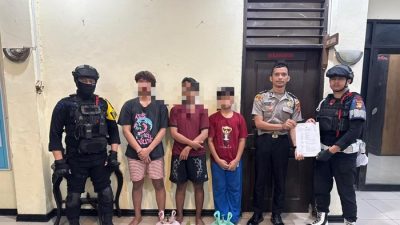 Bekasi - Tim Patroli Patmob D 73 Kompi 2 Batalyon D Pelopor Satbrimob Polda Metro Jaya sukses menggagalkan dugaan aksi pencurian komoditas tabung gas dan pendingin ruangan di kawasan Flyover Kranji, Kecamatan Bekasi Barat, Kota Bekasi, pada, Sabtu (3/10/2026) dini hari. Foto: Ist/Gobekasi.id.