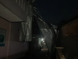Diterjang Angin Kencang Petang Hari, Santri Ponpes di Serang Baru Bekasi Berhamburan Selamatkan Diri